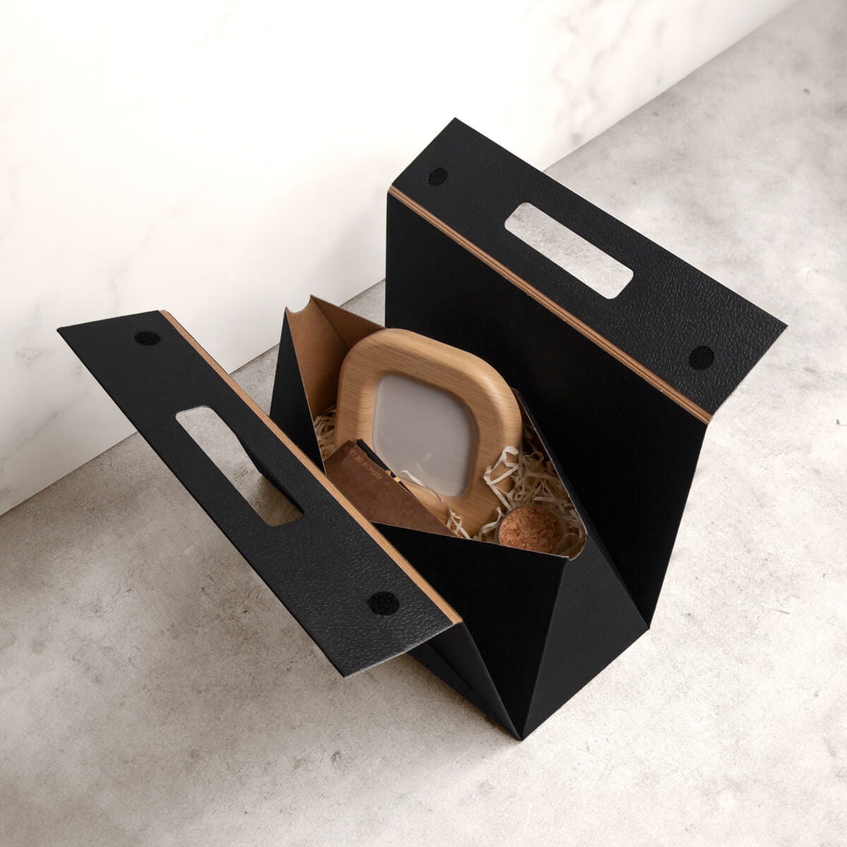 CAJA DE REGALO KIBO (31.7 X 27.7 X 12.7 CM)